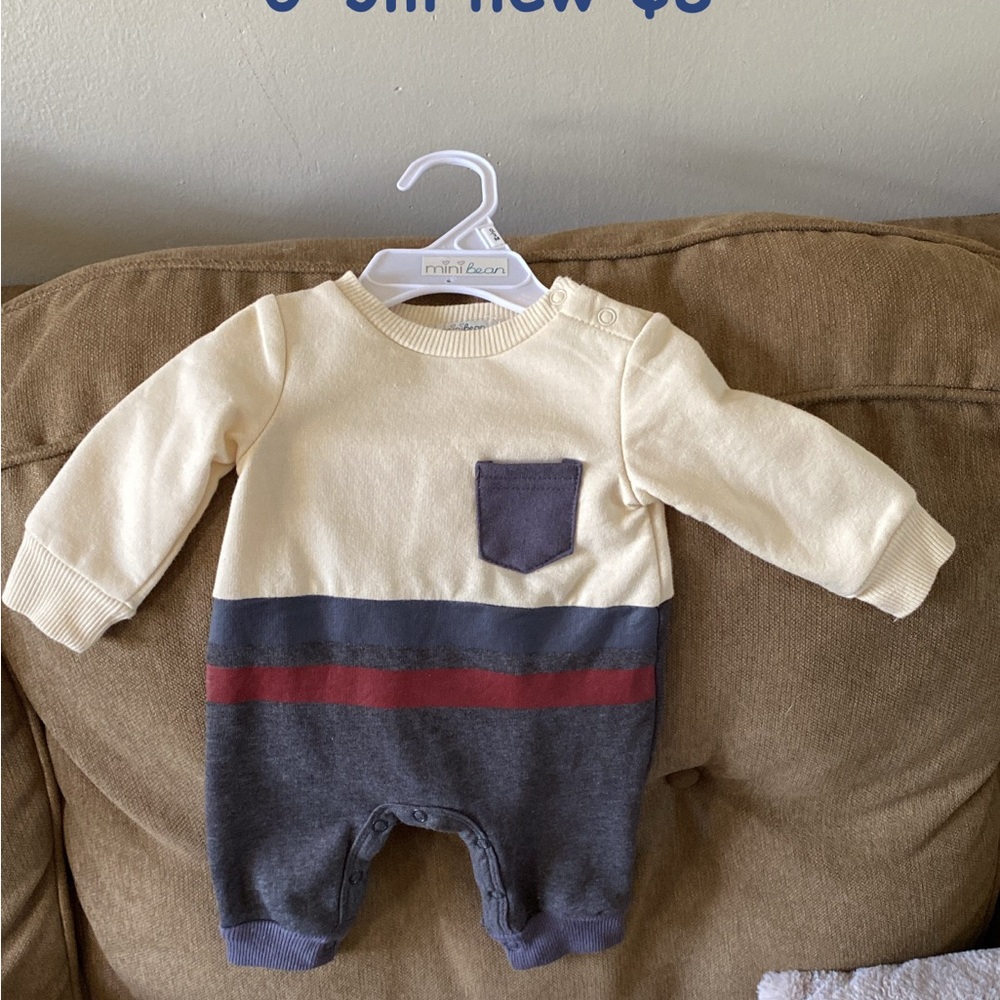 Mini bean brand , new wot. Sweatshirt material..